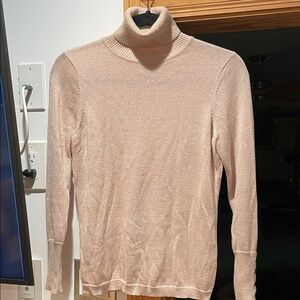 Joseph A Women’s Light Pink Turtleneck Sweater. Size PM
